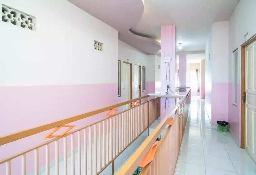 Majatalo Reddoorz Syariah Near Taman Siring 2