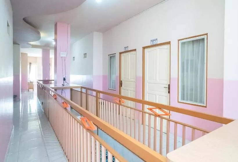 Majatalo Reddoorz Syariah Near Taman Siring 2