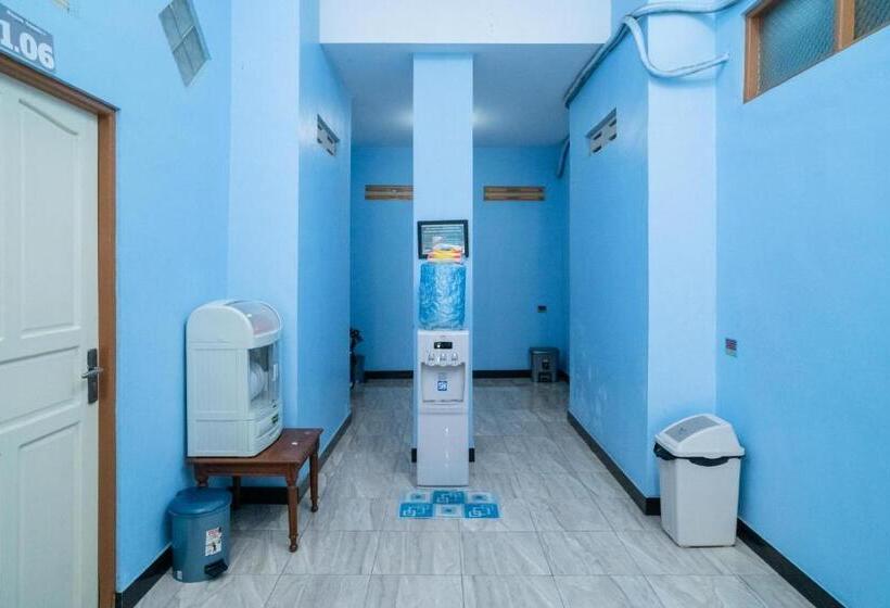 פנסיון Reddoorz Syariah Near Taman Siring 2