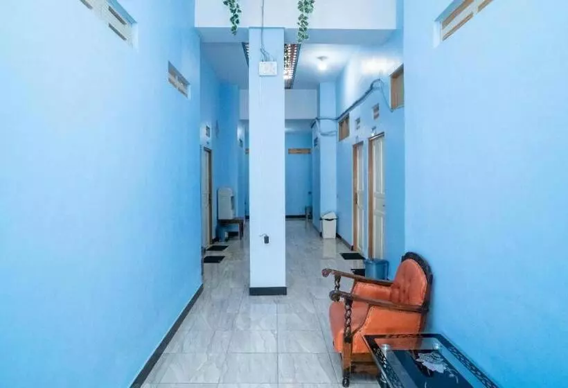 Majatalo Reddoorz Syariah Near Taman Siring 2