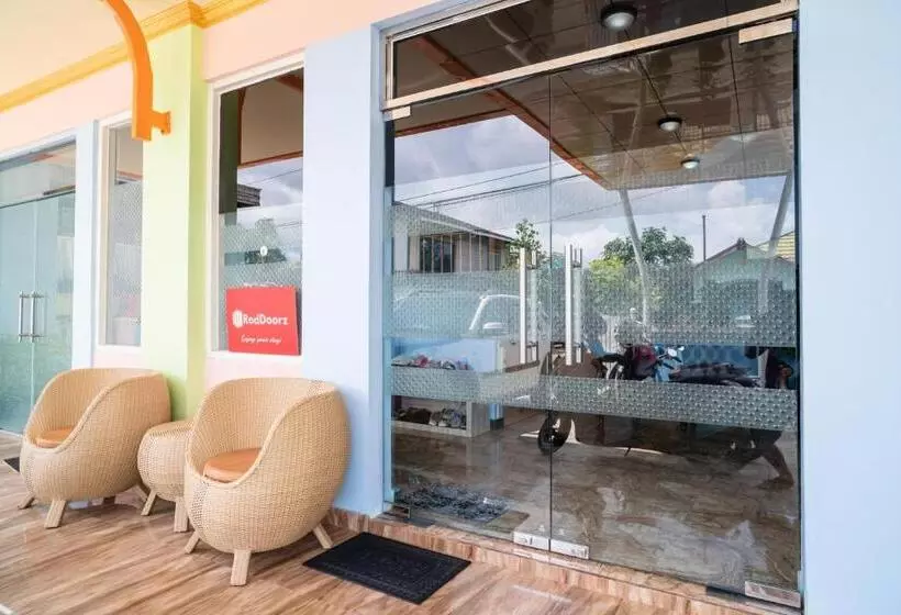 Majatalo Reddoorz Syariah Near Taman Siring 2