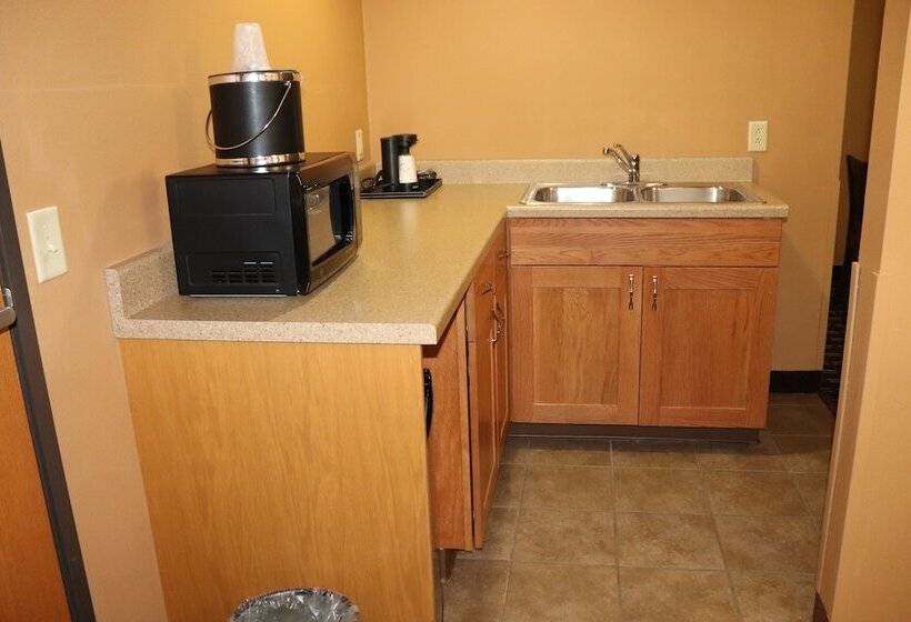 ユースホステル Prairie Inn Holmen La Crosse Area