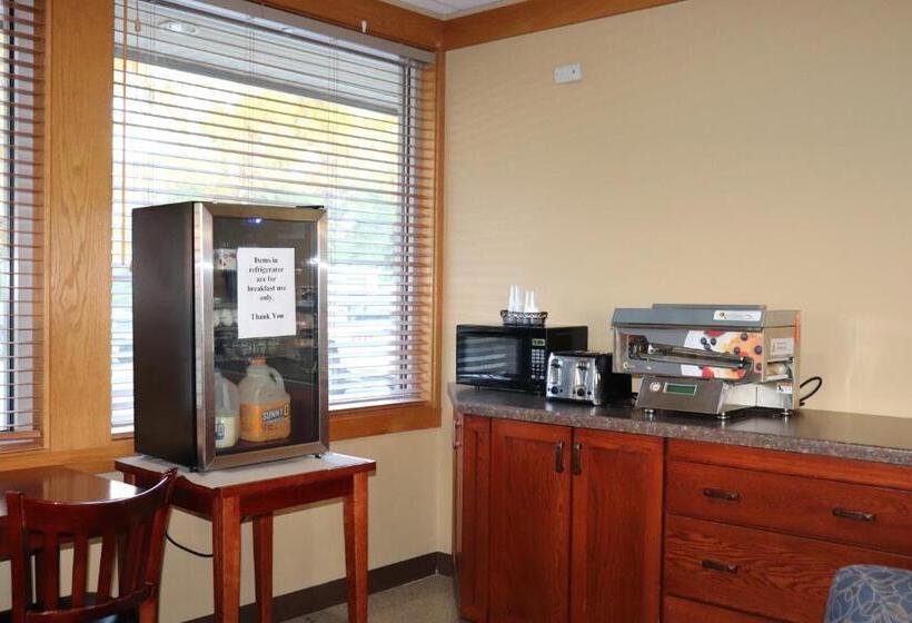 ユースホステル Prairie Inn Holmen La Crosse Area