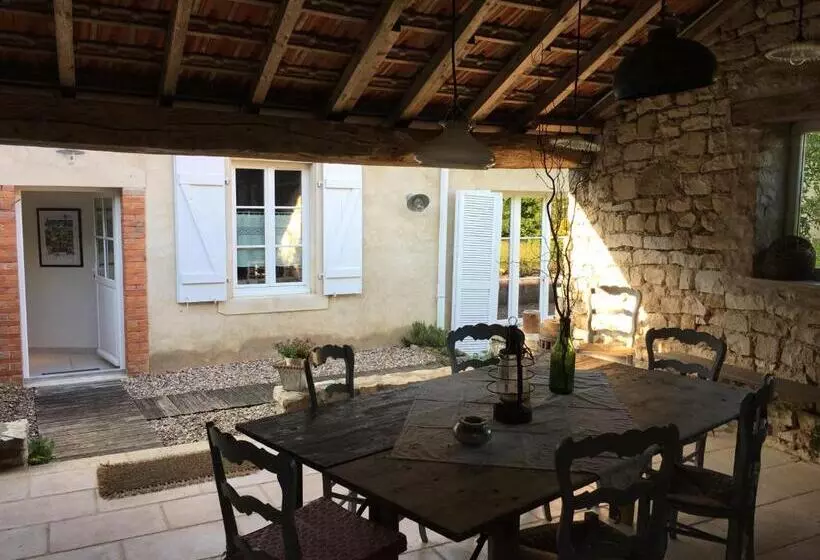 ベッドアンドブレックファースト Chambres D’hôtes La Bottée