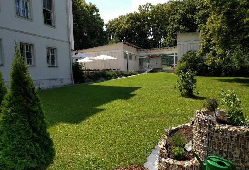 Hotelli Tagungshaus Reimlingen