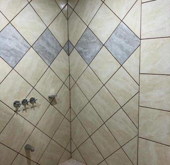 膳宿费 Hospedaje Adrimaran