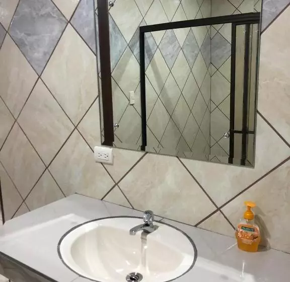 Majatalo Hospedaje Adrimaran