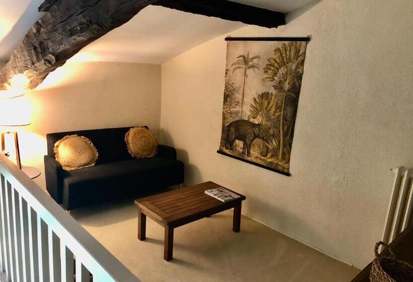 Пансион Le Domaine De Camblanes