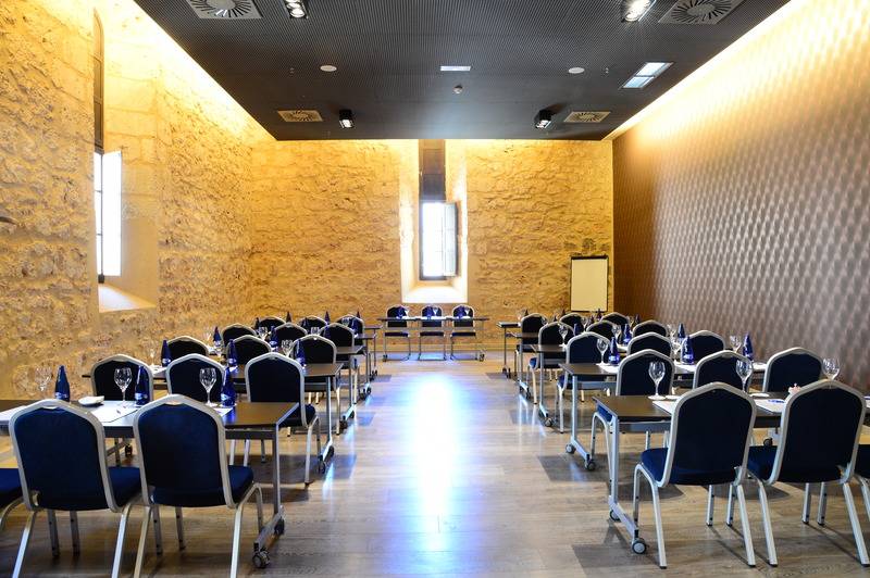 Отель Castilla Termal Burgo De Osma