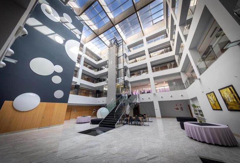 Ciudad De Ponferrada, Ascend Hotel Collection