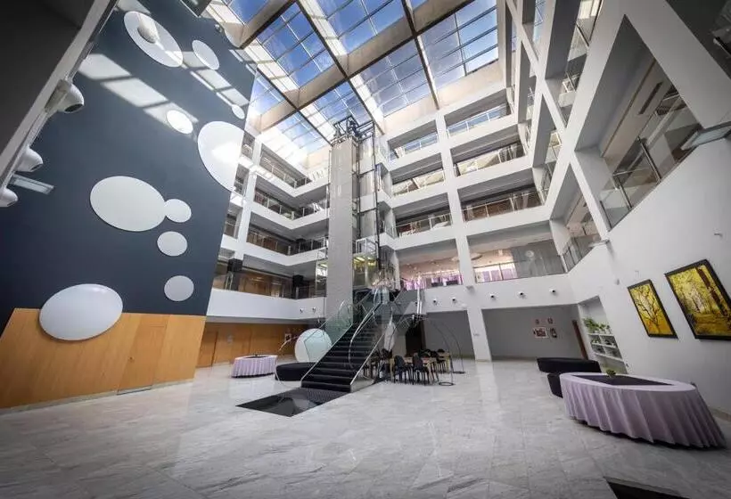 Ciudad De Ponferrada, Ascend Hotel Collection