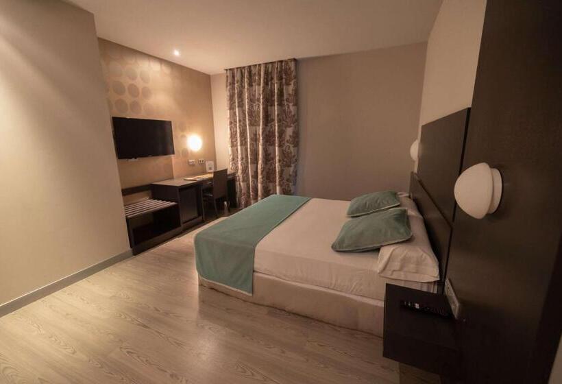 Ciudad De Ponferrada, Ascend Hotel Collection