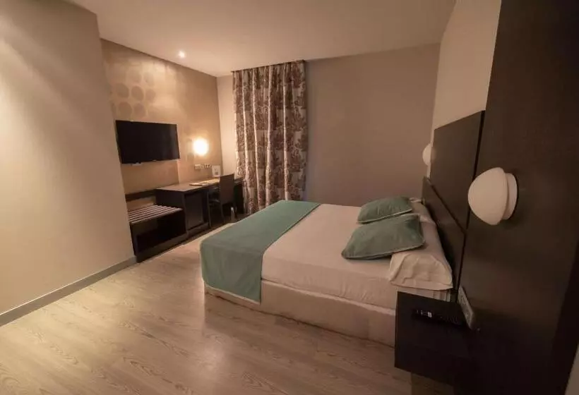 Ciudad De Ponferrada, Ascend Hotel Collection