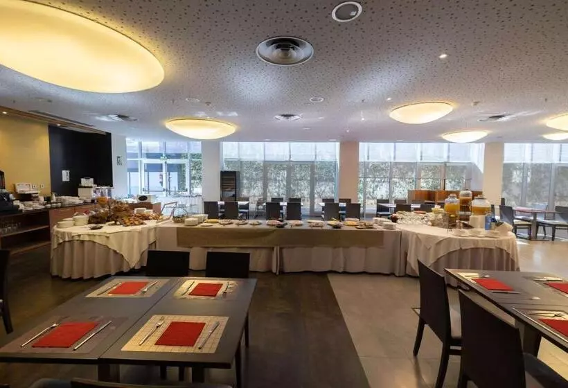 Ciudad De Ponferrada, Ascend Hotel Collection