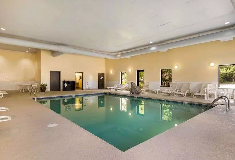 Hotelli Clarion Pointe Charleston  West Ashley