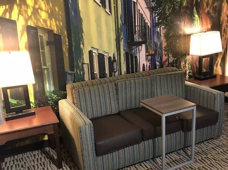 Hotelli Clarion Pointe Charleston  West Ashley