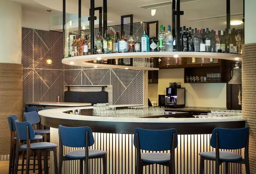 Hotel Courtyard By Marriott Bremen