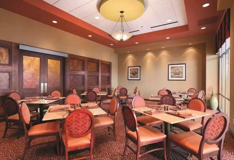 호텔 Embassy Suites By Hilton E Peoria Riverfront Conf Center