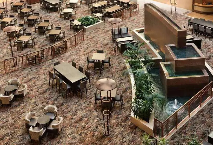 호텔 Embassy Suites By Hilton E Peoria Riverfront Conf Center