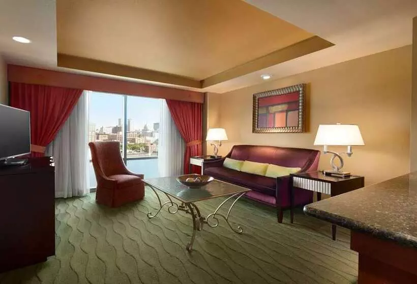 호텔 Embassy Suites By Hilton E Peoria Riverfront Conf Center