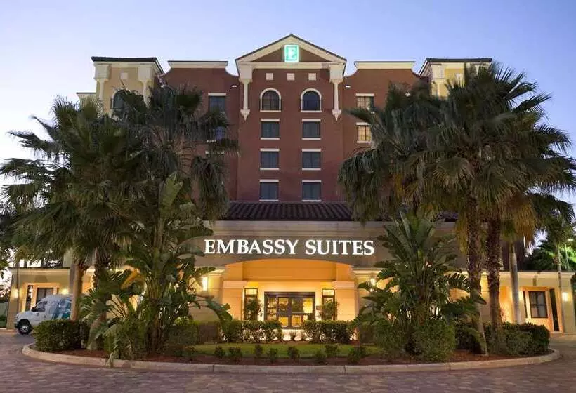 فندق Embassy Suites By Hilton Fort Myers Estero