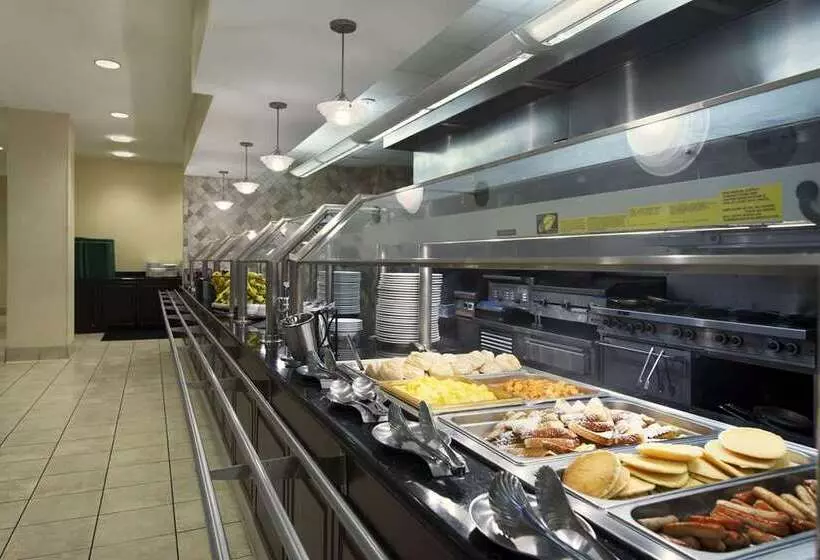 فندق Embassy Suites By Hilton Fort Myers Estero