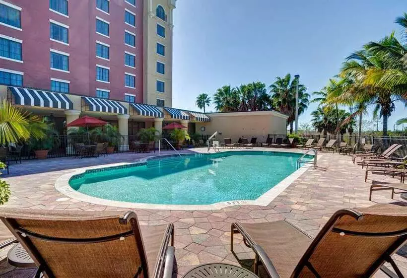 فندق Embassy Suites By Hilton Fort Myers Estero