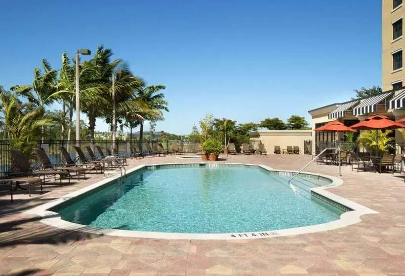فندق Embassy Suites By Hilton Fort Myers Estero