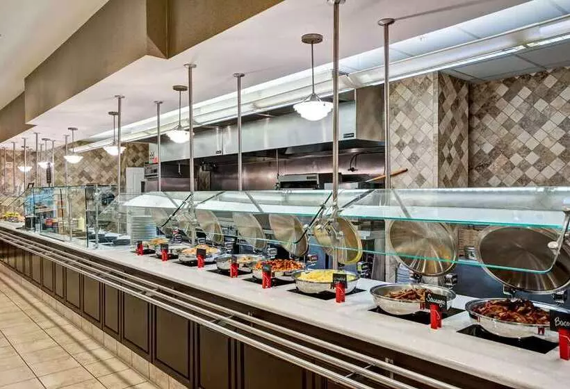 Hotelli Embassy Suites By Hilton Fort Myers Estero