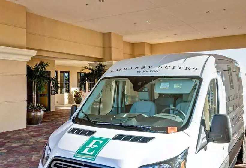 Hotelli Embassy Suites By Hilton Fort Myers Estero