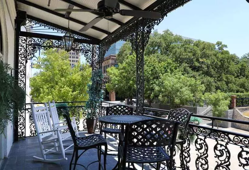 هتل Hilton Baton Rouge Capitol Center