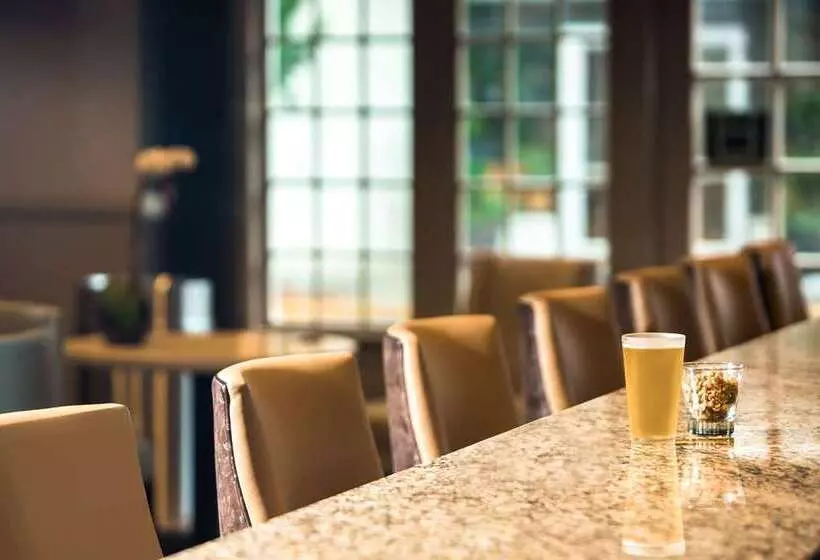 هتل Hilton Baton Rouge Capitol Center