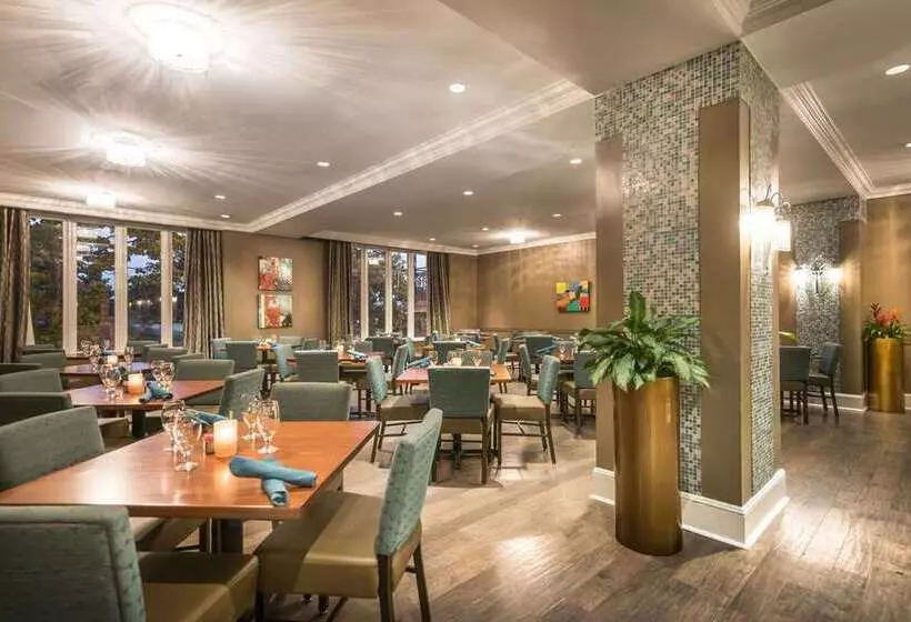 هتل Hilton Baton Rouge Capitol Center