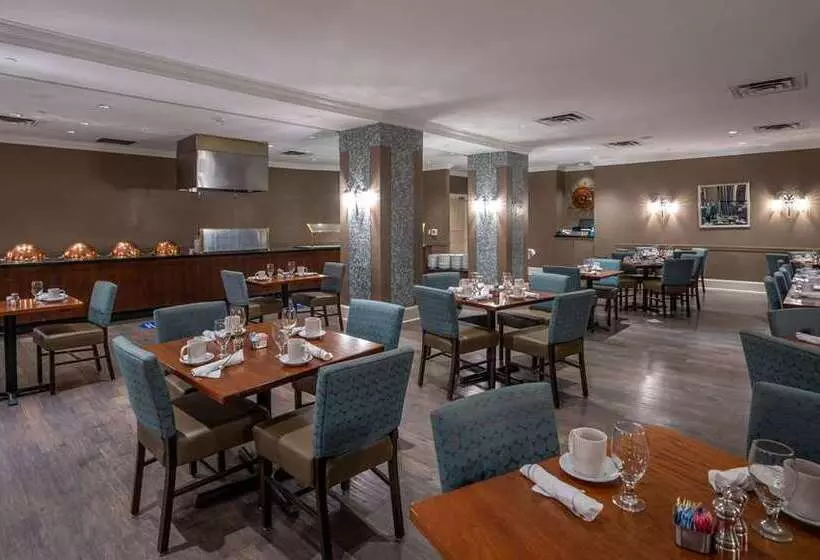 هتل Hilton Baton Rouge Capitol Center