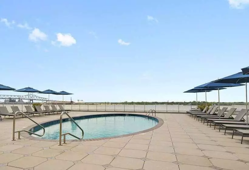 هتل Hilton Baton Rouge Capitol Center