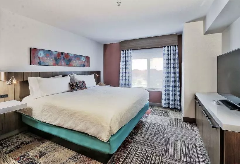 هتل Hilton Garden Inn Albuquerque / Journal Center