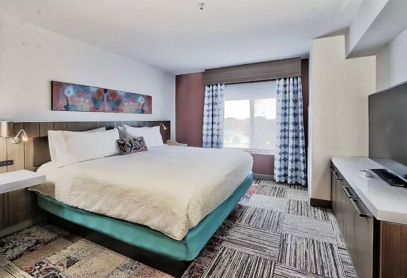 هتل Hilton Garden Inn Albuquerque / Journal Center