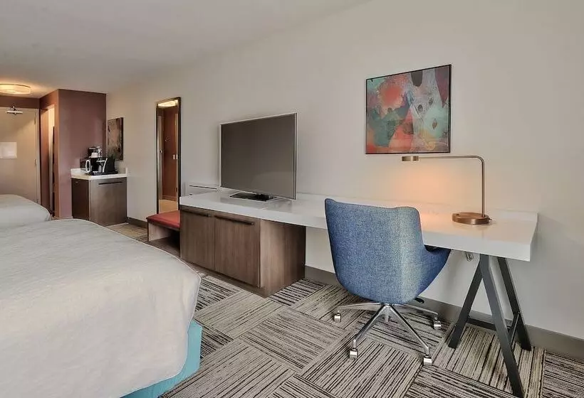 هتل Hilton Garden Inn Albuquerque / Journal Center