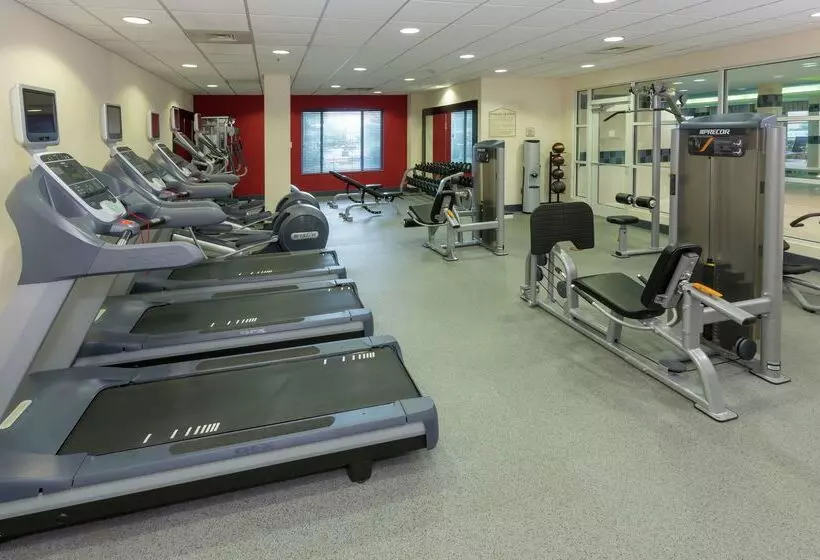 هتل Hilton Garden Inn Buffalo Airport