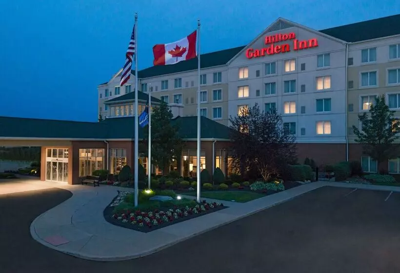 هتل Hilton Garden Inn Buffalo Airport