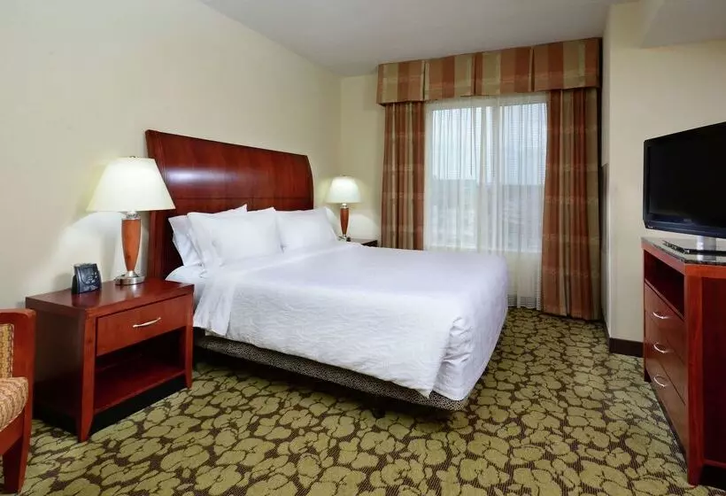 هتل Hilton Garden Inn Raleigh Capital Blvd I540