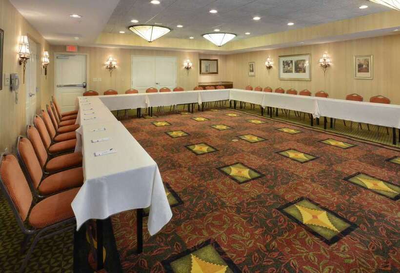 فندق Hilton Garden Inn Raleigh Capital Blvd I540