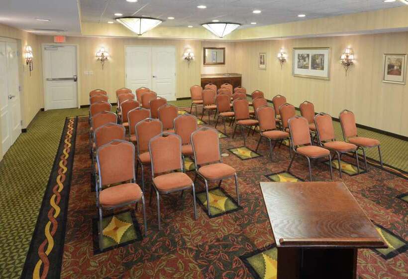 فندق Hilton Garden Inn Raleigh Capital Blvd I540