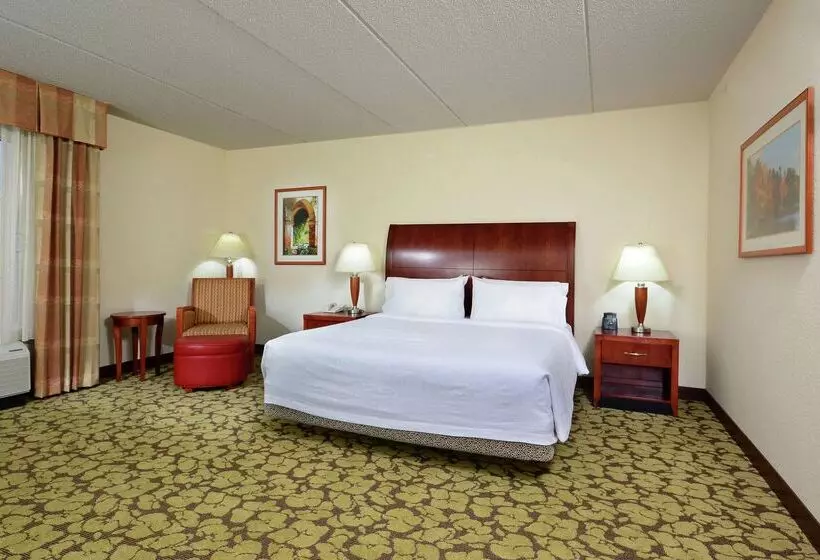 هتل Hilton Garden Inn Raleigh Capital Blvd I540