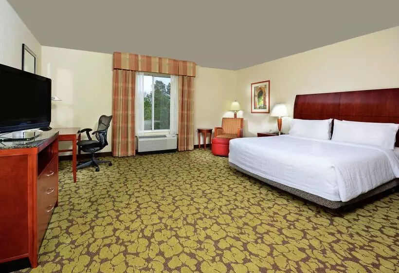 هتل Hilton Garden Inn Raleigh Capital Blvd I540
