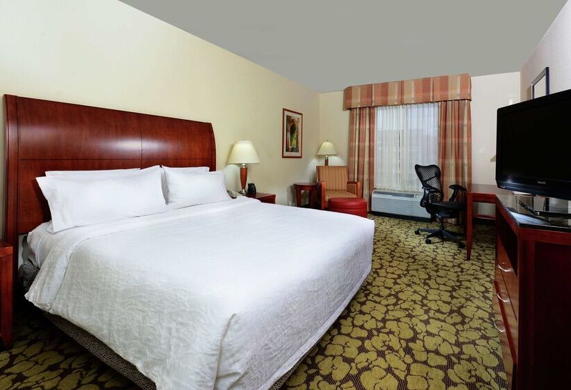 فندق Hilton Garden Inn Raleigh Capital Blvd I540