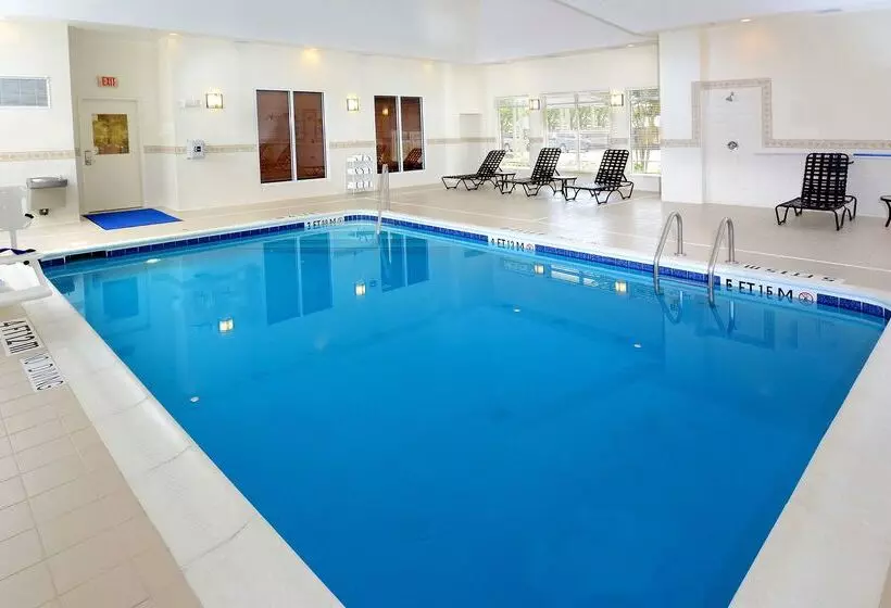 هتل Hilton Garden Inn Raleigh Capital Blvd I540