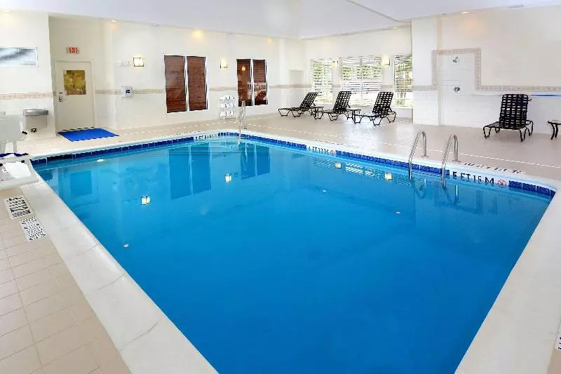 هتل Hilton Garden Inn Raleigh Capital Blvd I540