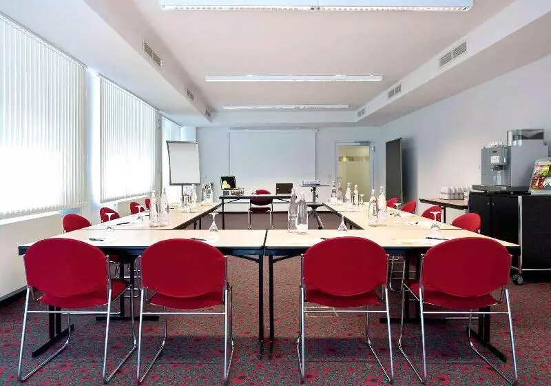 호텔 Ibis Stuttgart Airport Messe