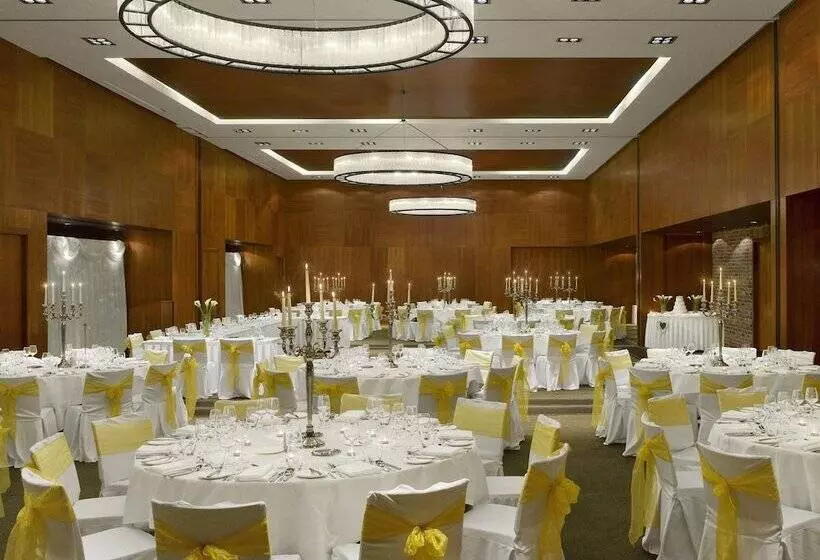 酒店 Farnham Estate Spa And Golf Resort